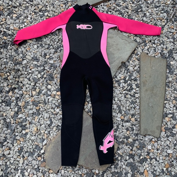 Junior girls wetsuit - Picture 1 of 10